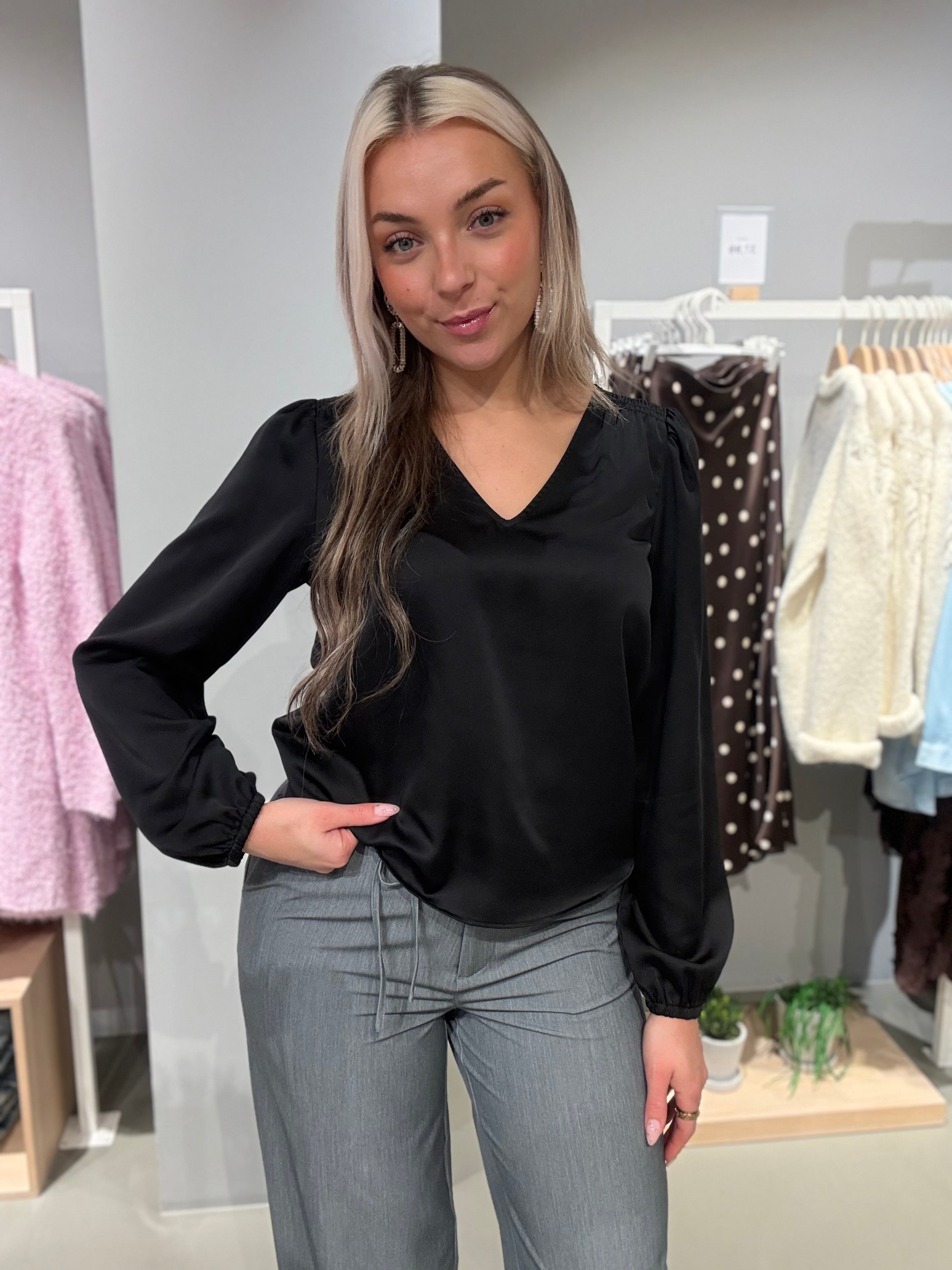 VIELLETTE Top - Black